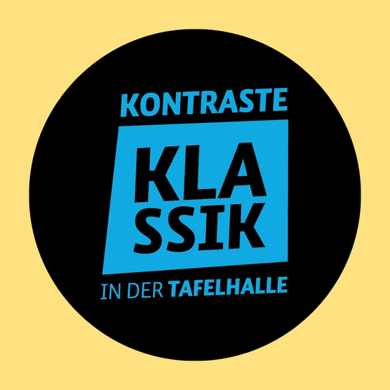 Blaues Schriftlogo auf schwarzem Grund "Kontraste Klassik in der Tafelhalle"