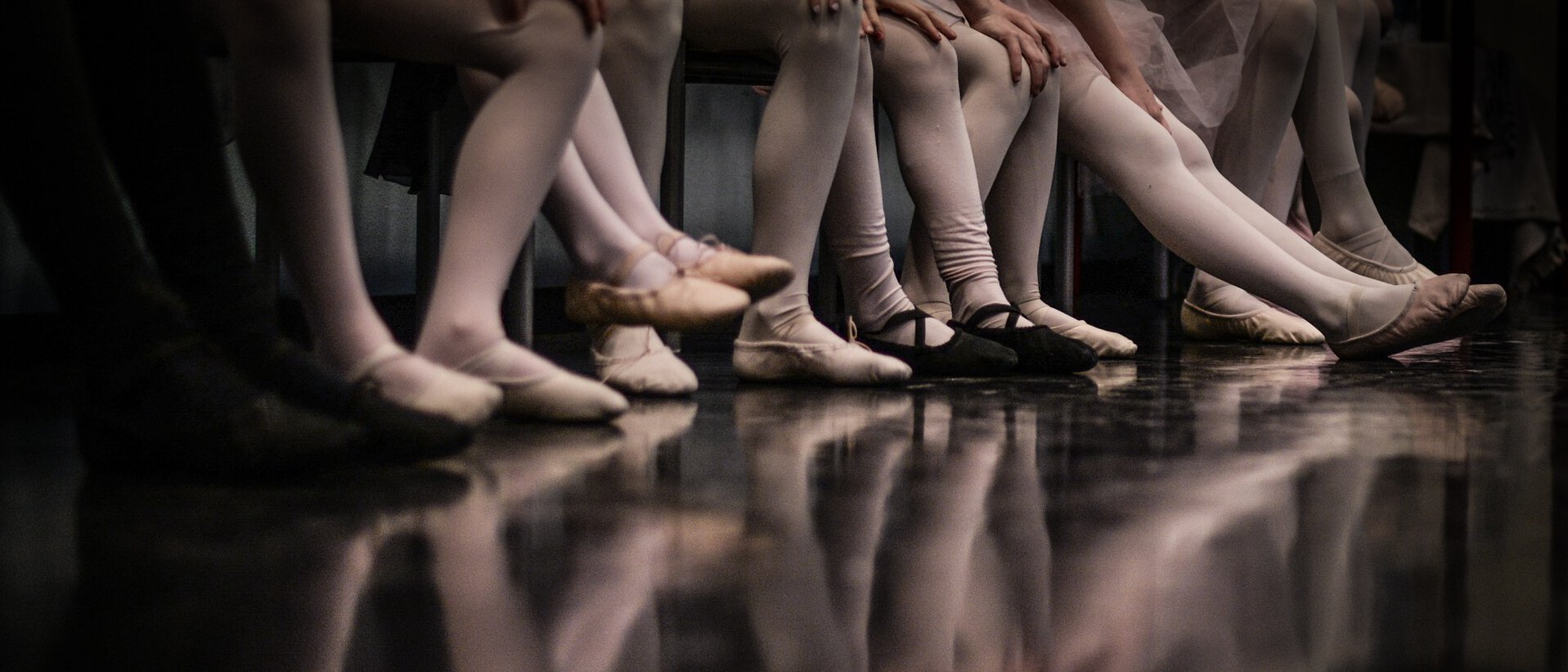 Tanzschuhe und Beine von Ballerinas