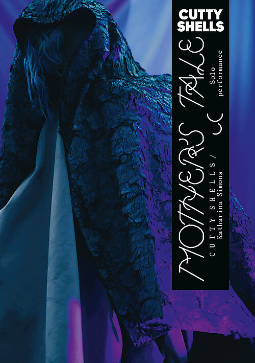 Im Hintergrund der Schrift sieht man schwarze, rote und lila Formen, die von einer milchigen Flüssigkeit umspült werden.