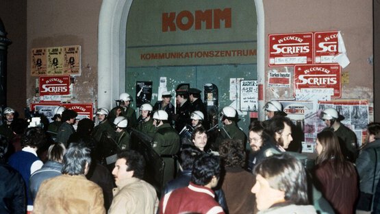 Foto der Massenverhaftungen im KOMM 1981