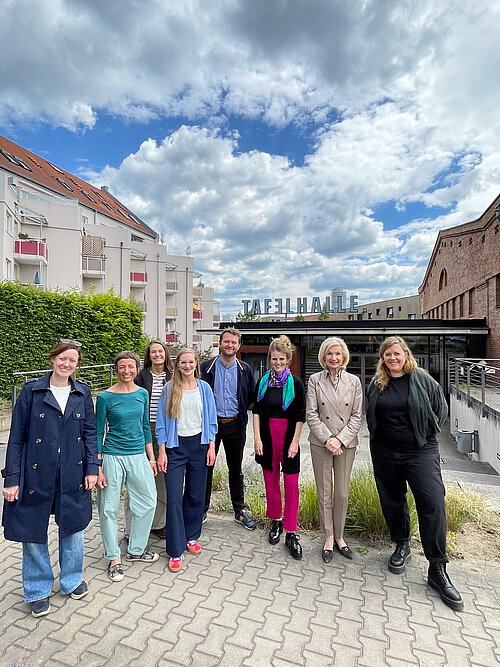 Gruppenfoto mit Loci, Tafelhalle, Museum Industriekultur und Julia Lehner
