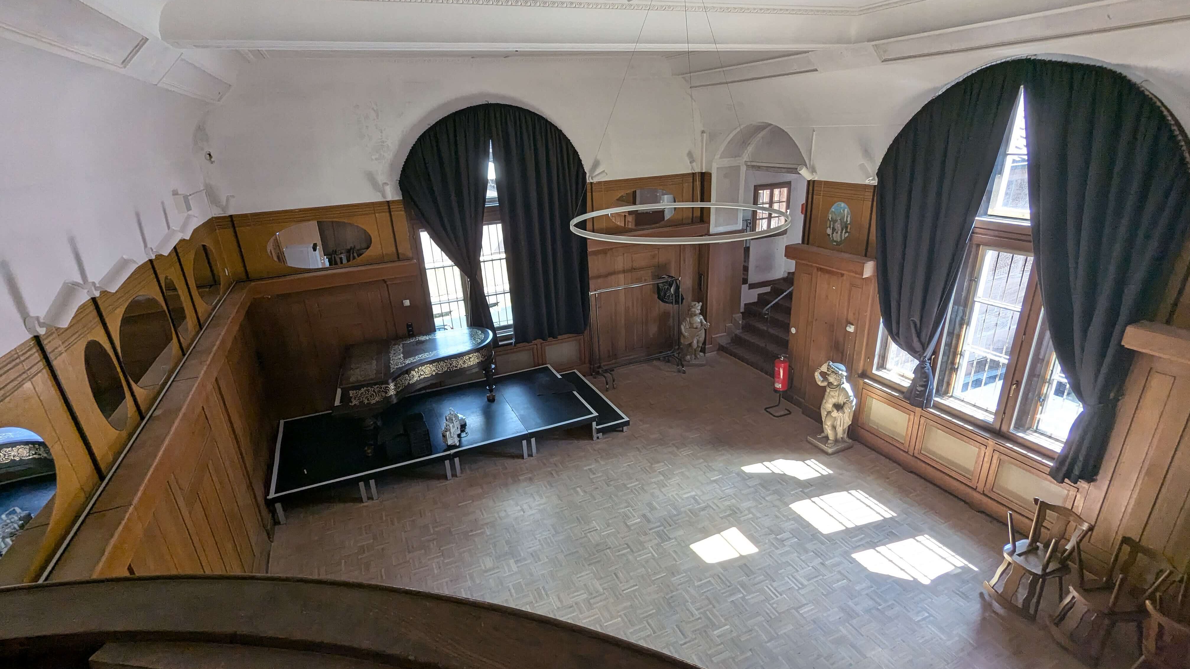 Der Salon ohne Stühle