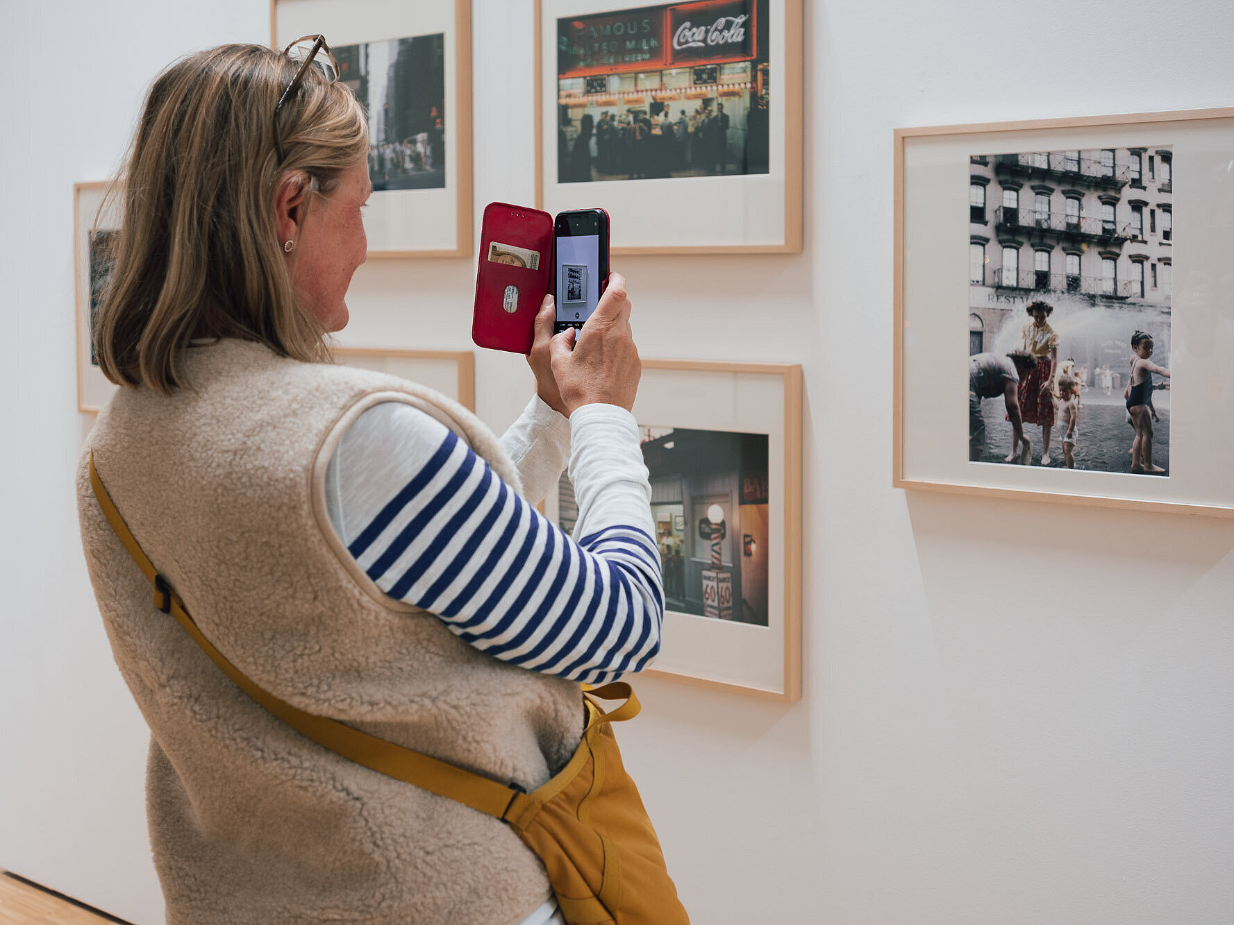 Person in Ausstellung