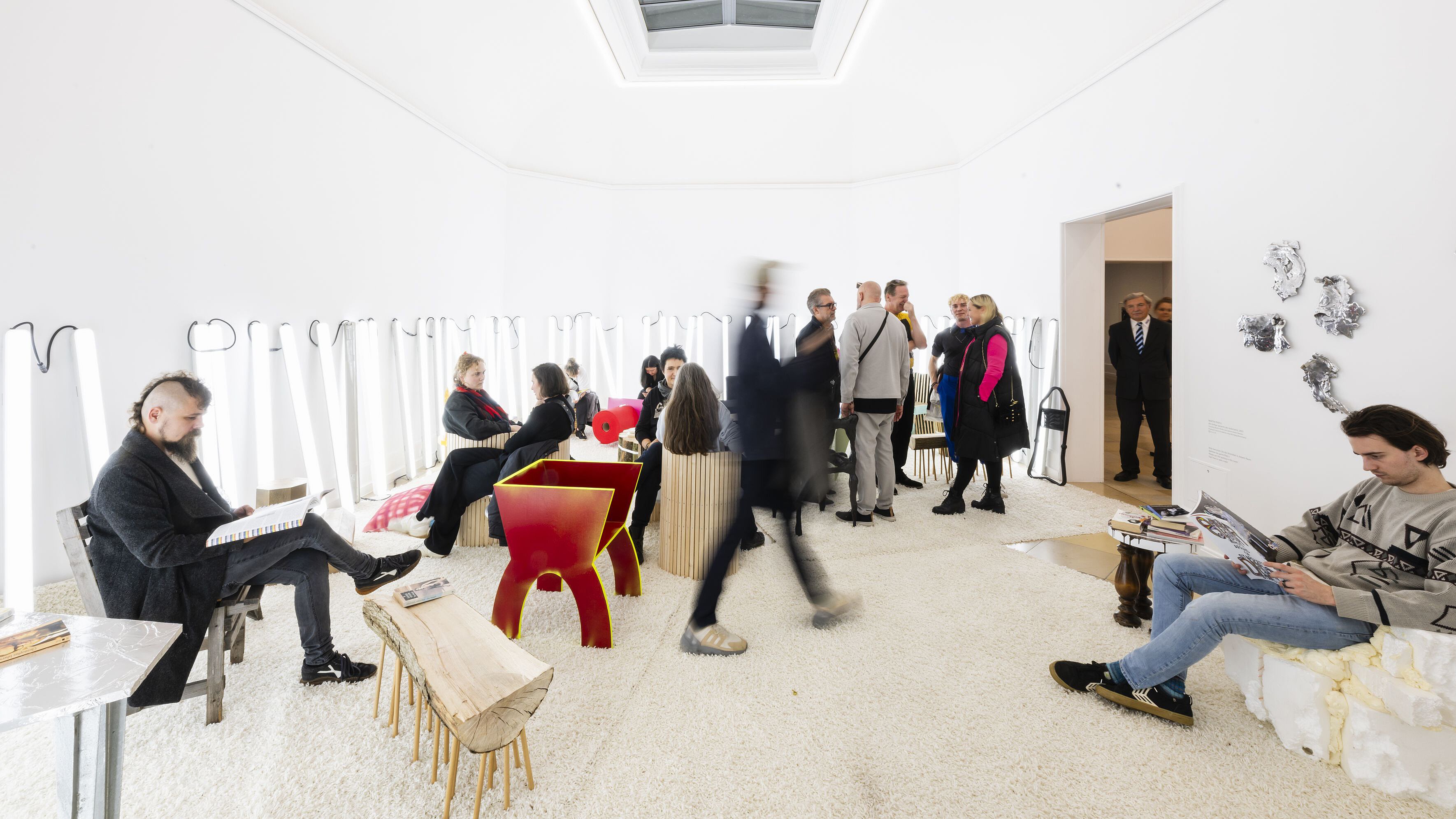 Raum von Martin Pfeifle in der Ausstellung "Who's Afraid Of Stardust? Positionen queerer Gegenwartskunst", Foto von Uwe Niklas