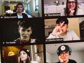 Mehrere Personen in einem Videochat-Screenshot