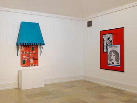 Blick auf eine Installation von Henning Bohl anlässlich seiner Ausstellung 2013