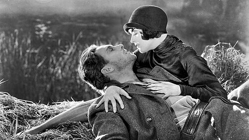 Szenenbild aus dem Film Sonnenaufgang - Ein Lied von zwei Menschen