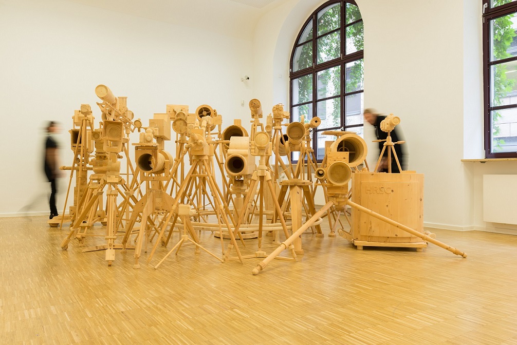 Oliver van den Berg: Kameras, 2007, Courtesy Kuckei + Kuckei, Berlin und Sammlung/and collection Köstlin, Berlin; © VG Bild-Kunst Bonn, 2018; Foto: Annette Kradisch 