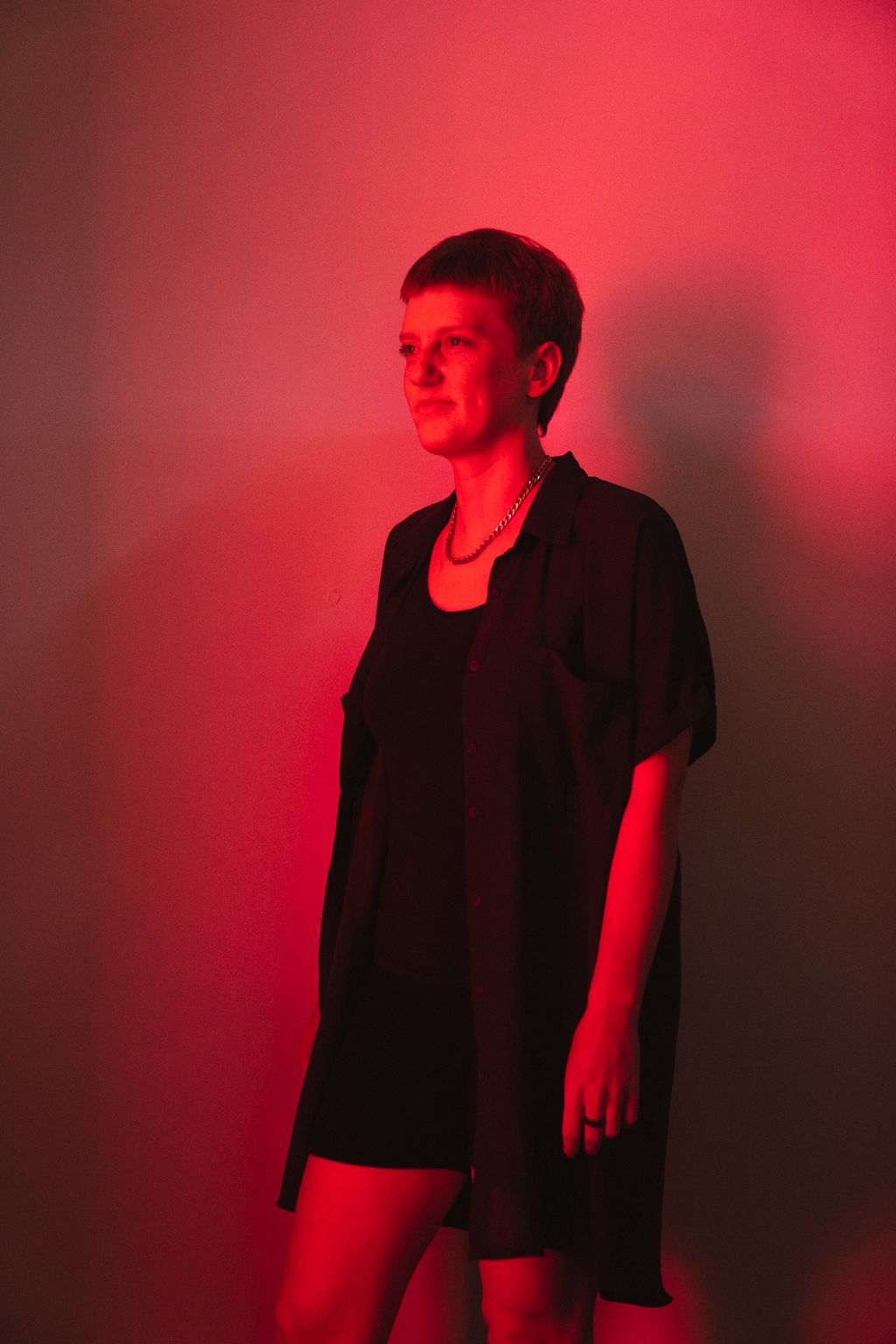 Porträt von Zora Kreuzer, fotografiert von Louise Coghill, 2023